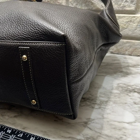 Dooney & Bourke Belvedere Logo Lock shoulder bag in black pebbled leather. W/COA - Picture 10 of 14